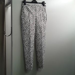 Pull on stretch Pants 28 inch inseam with the tumm